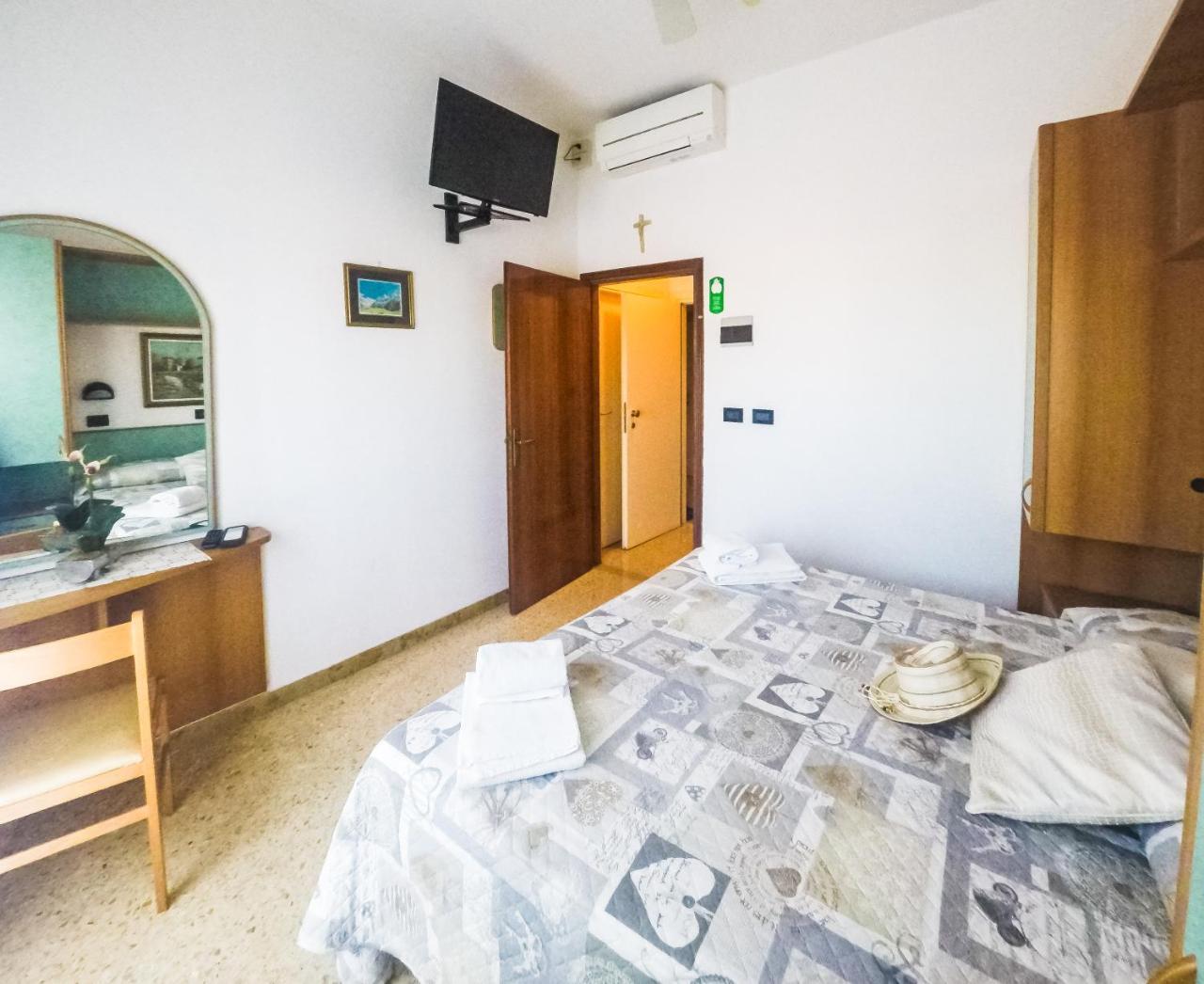 Hotel Trianon Bellaria-Igea Marina Exterior foto